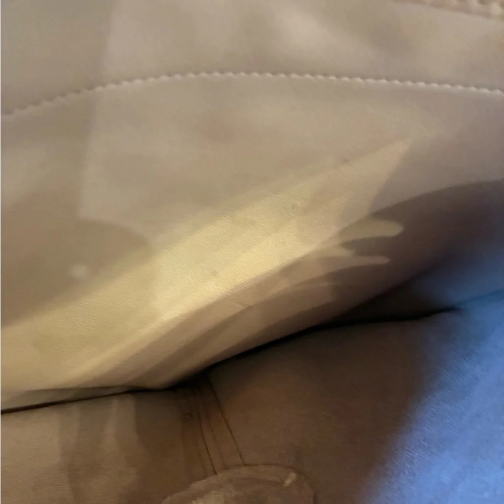 1980's Coach Town crossbody Leather purse
Marked Irregular - Picture 12 of 15